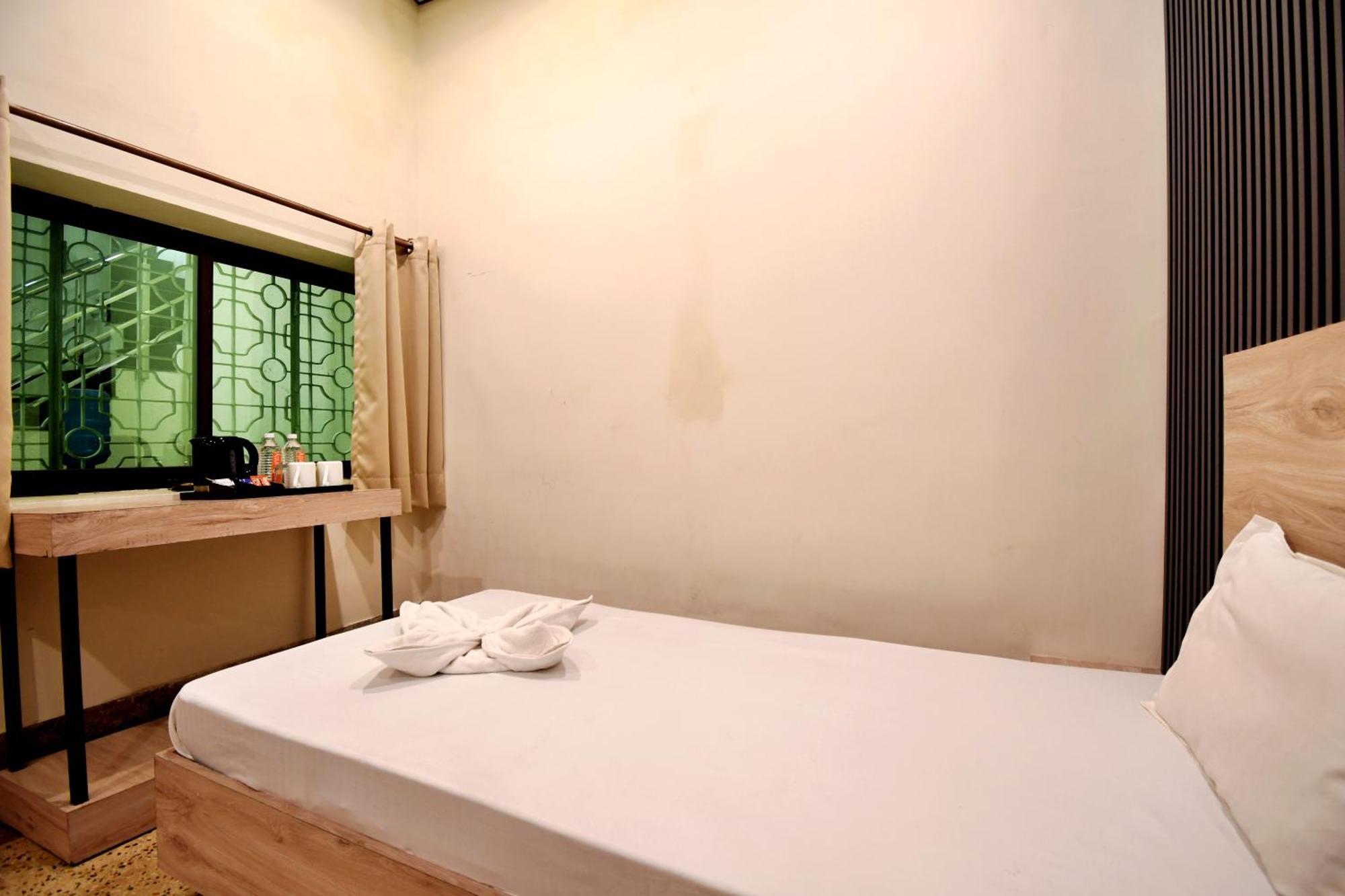 Guest house The Anandvan Palace- 300 Meter From Harishchandra Ghat *