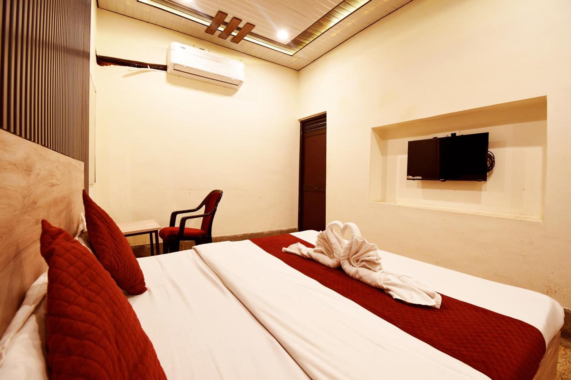 The Anandvan Palace- 300 Meter From Harishchandra Ghat