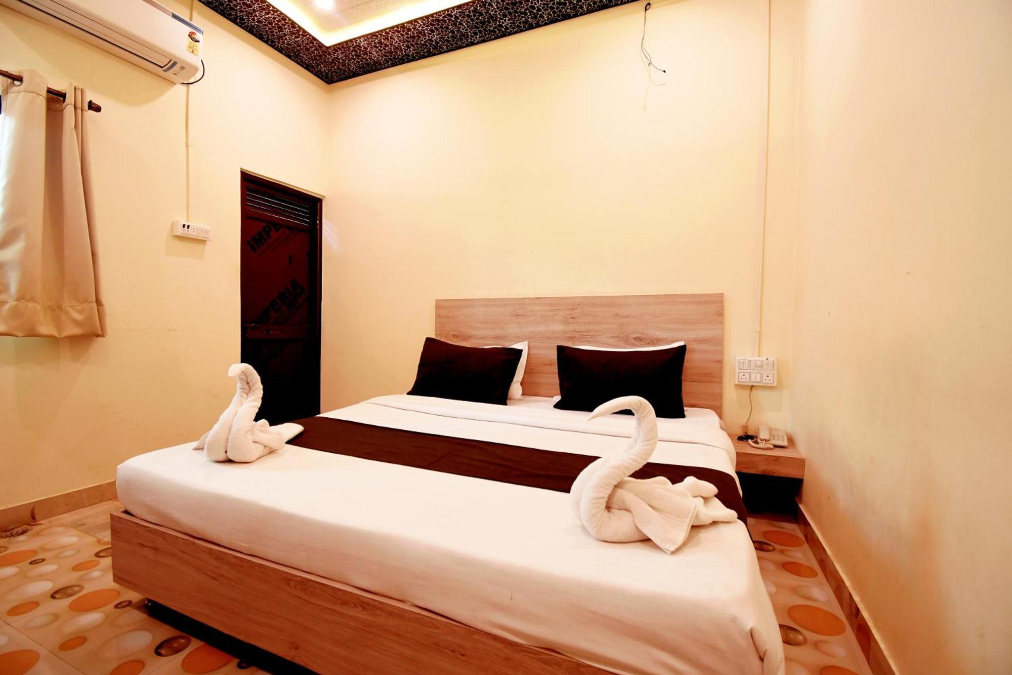 The Anandvan Palace- 300 Meter From Harishchandra Ghat Guest house