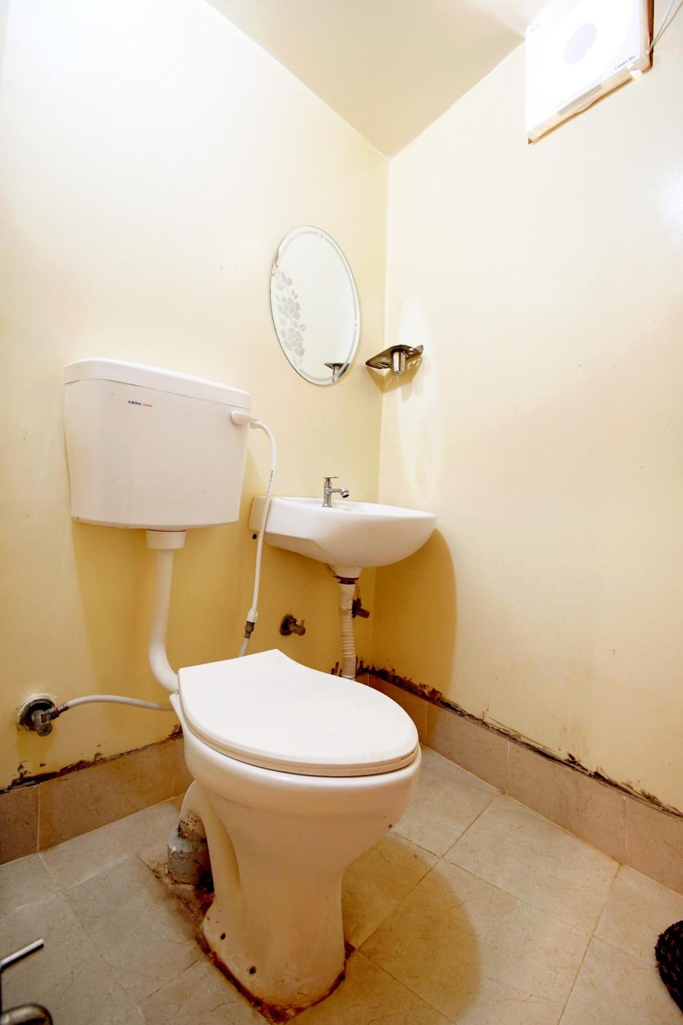 Guest house The Anandvan Palace- 300 Meter From Harishchandra Ghat
