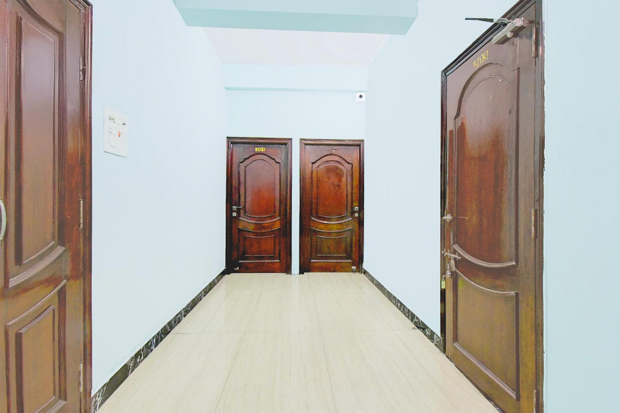 Fabhotel Rb Palace 3*