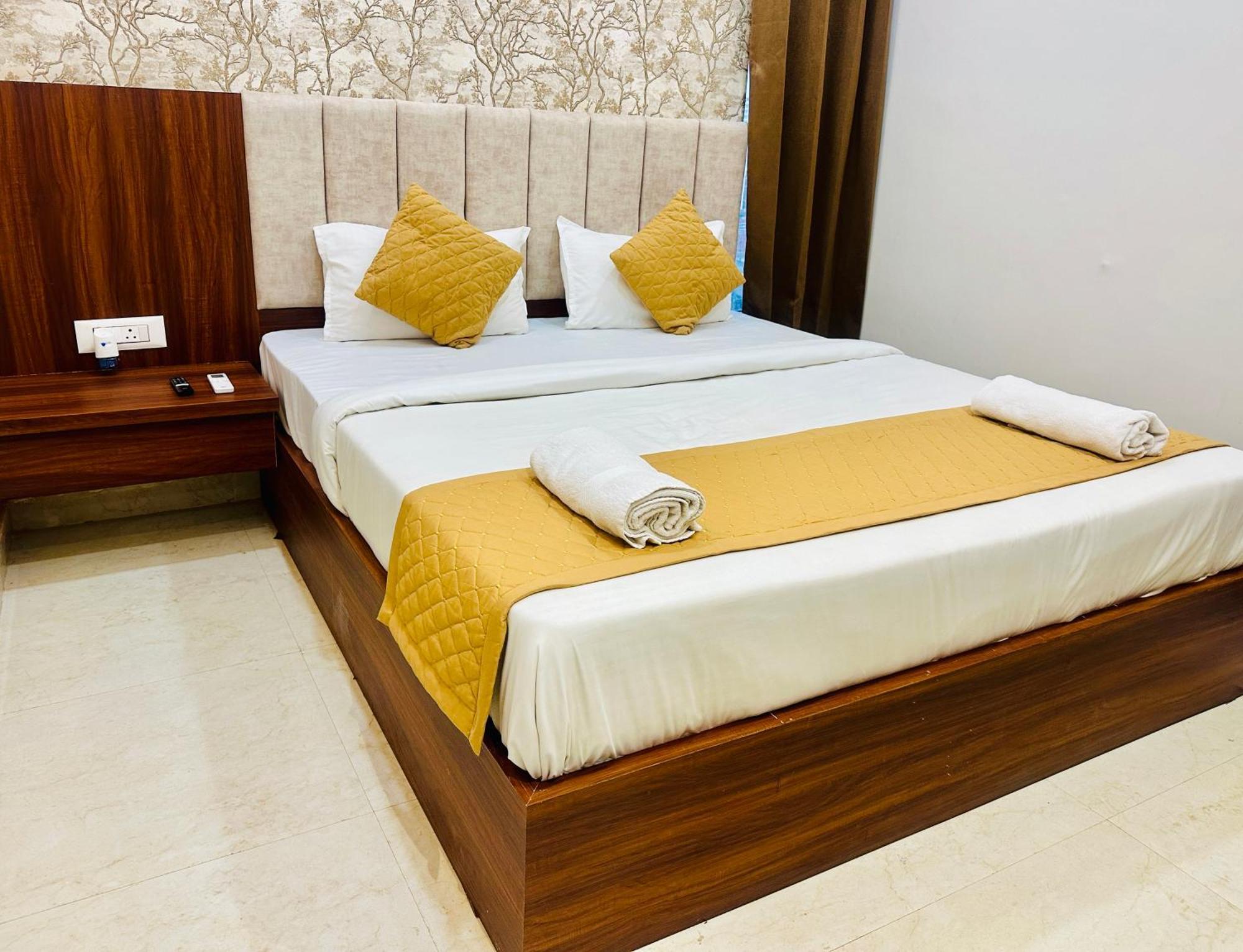Deep Palace Hotel Varanasi
