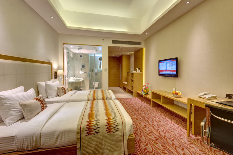 Hindusthan International, Hotel