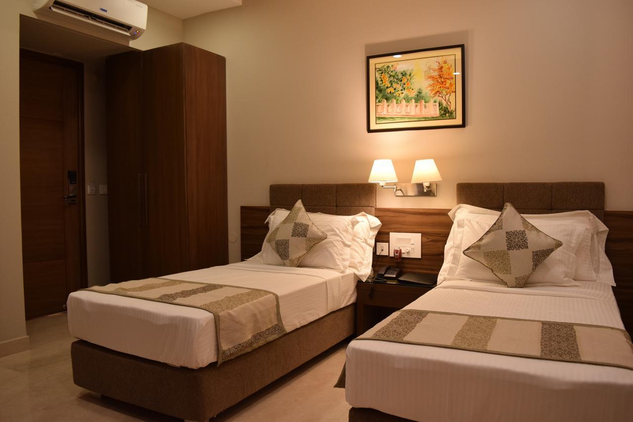 Hotel De Bougain 3*