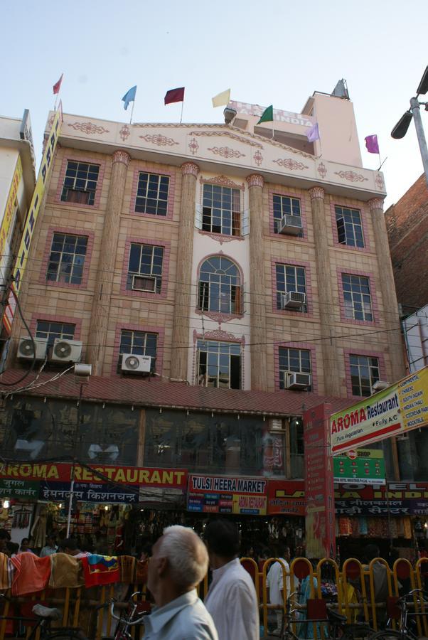 Lara India Varanasi