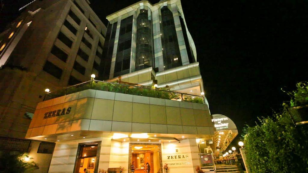 Hotel Zeeras
