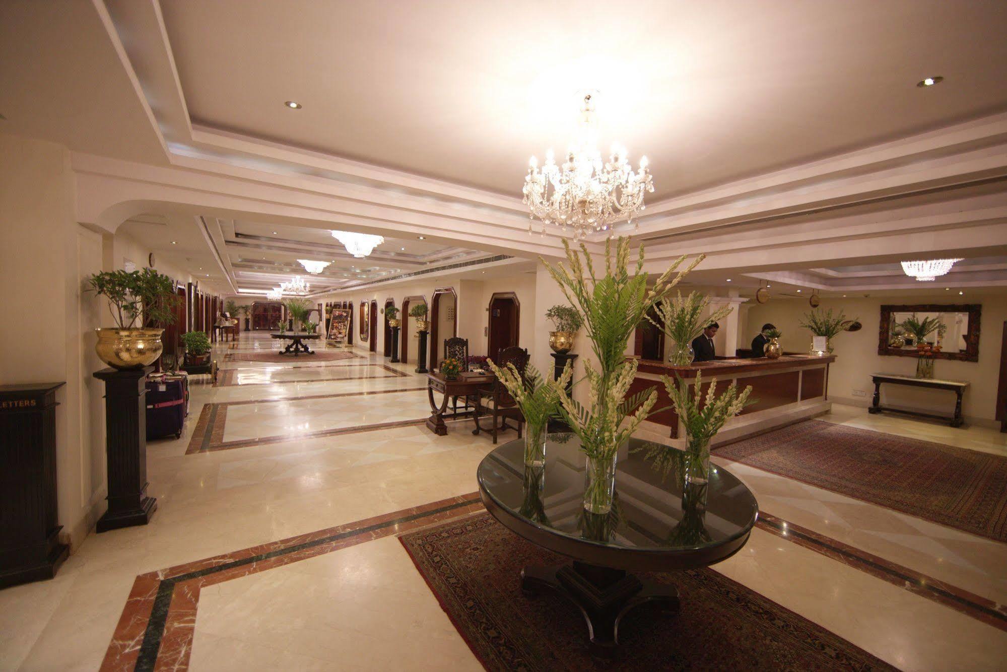 Clarks Limited Hotel 5*