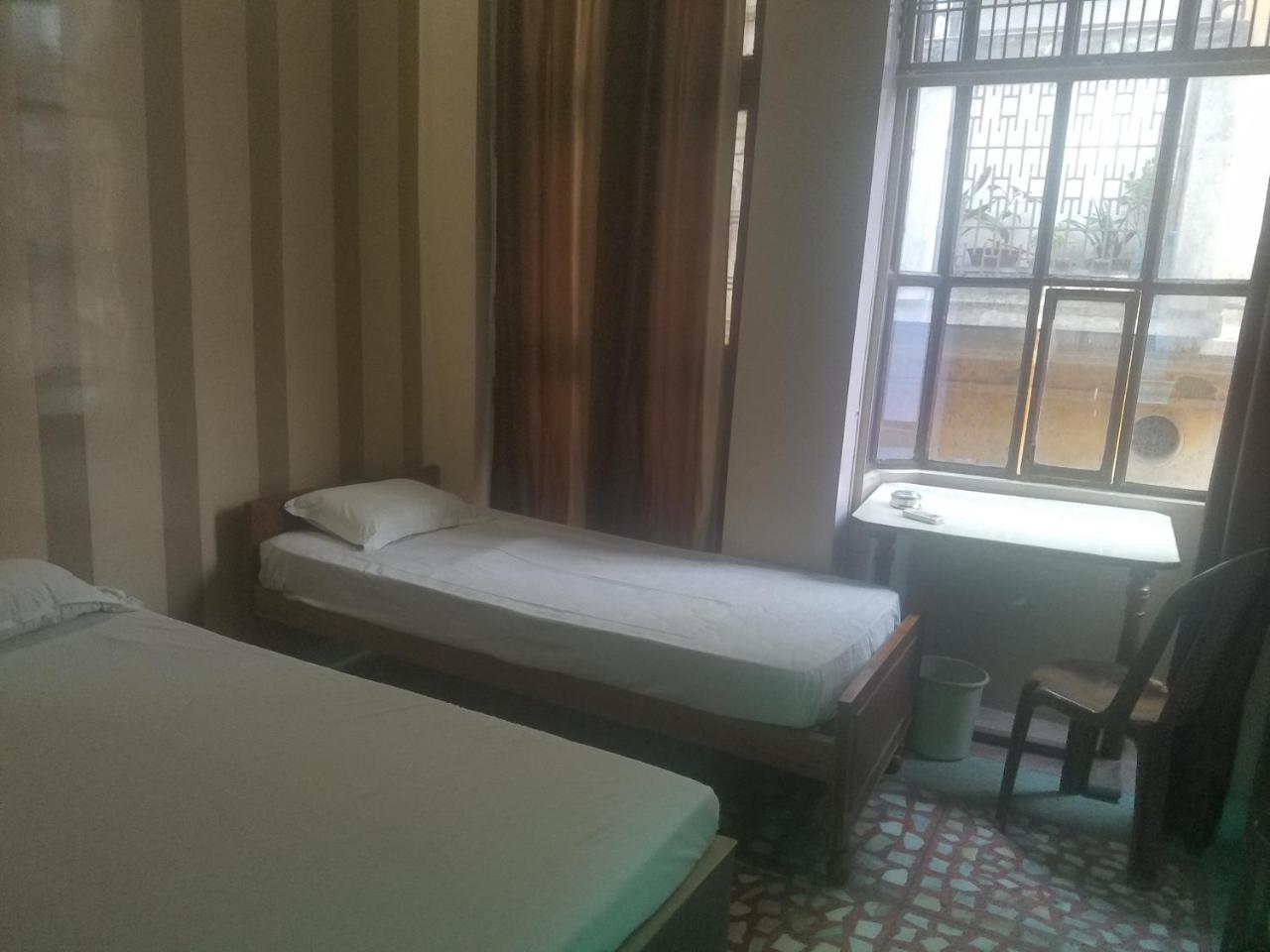 Baba 2* Varanasi