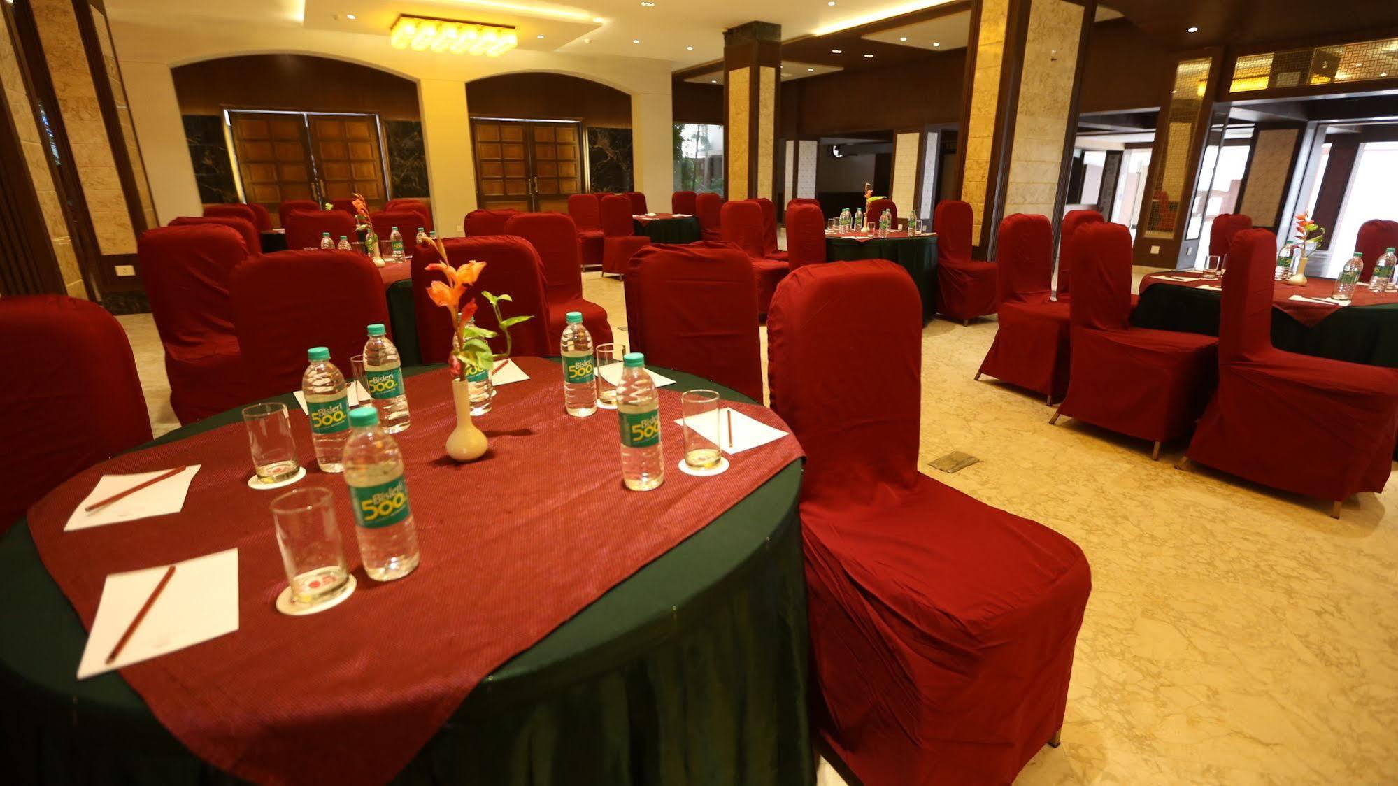 Hotel The Amayaa Varanasi