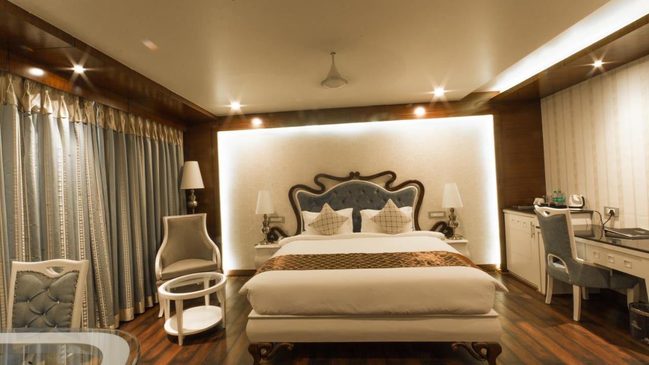 Costa Riviera Hotel Varanasi