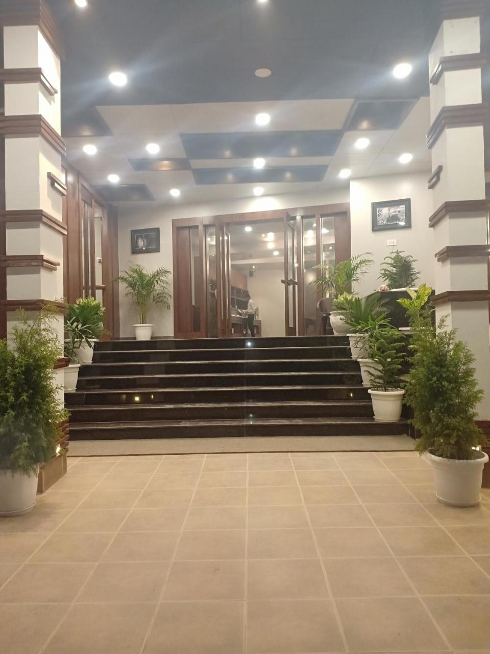 Hotel Abhinav International 3*