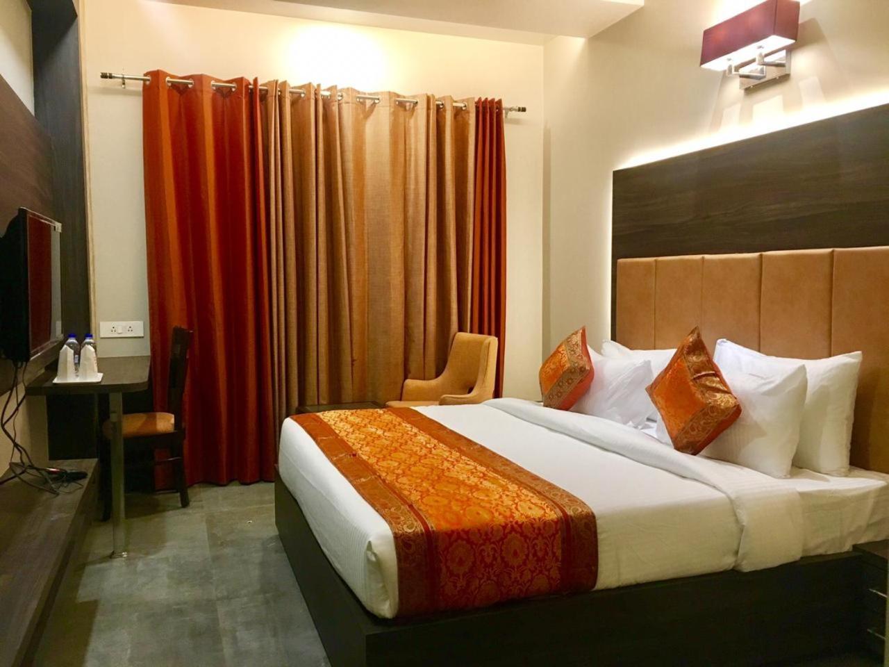 Abhinav International Varanasi
