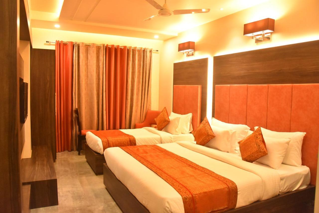 Abhinav International 3*