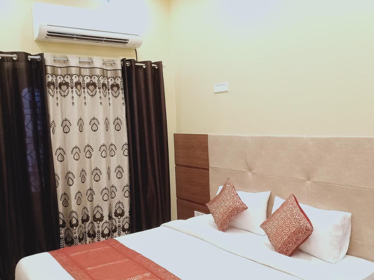 Rk 3 Bedroom With Kitchen And Balcony