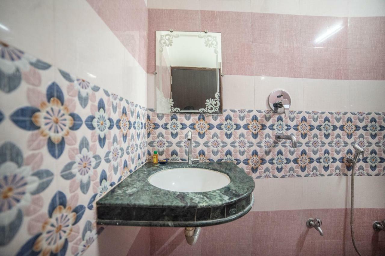 Yash Residency Hotel