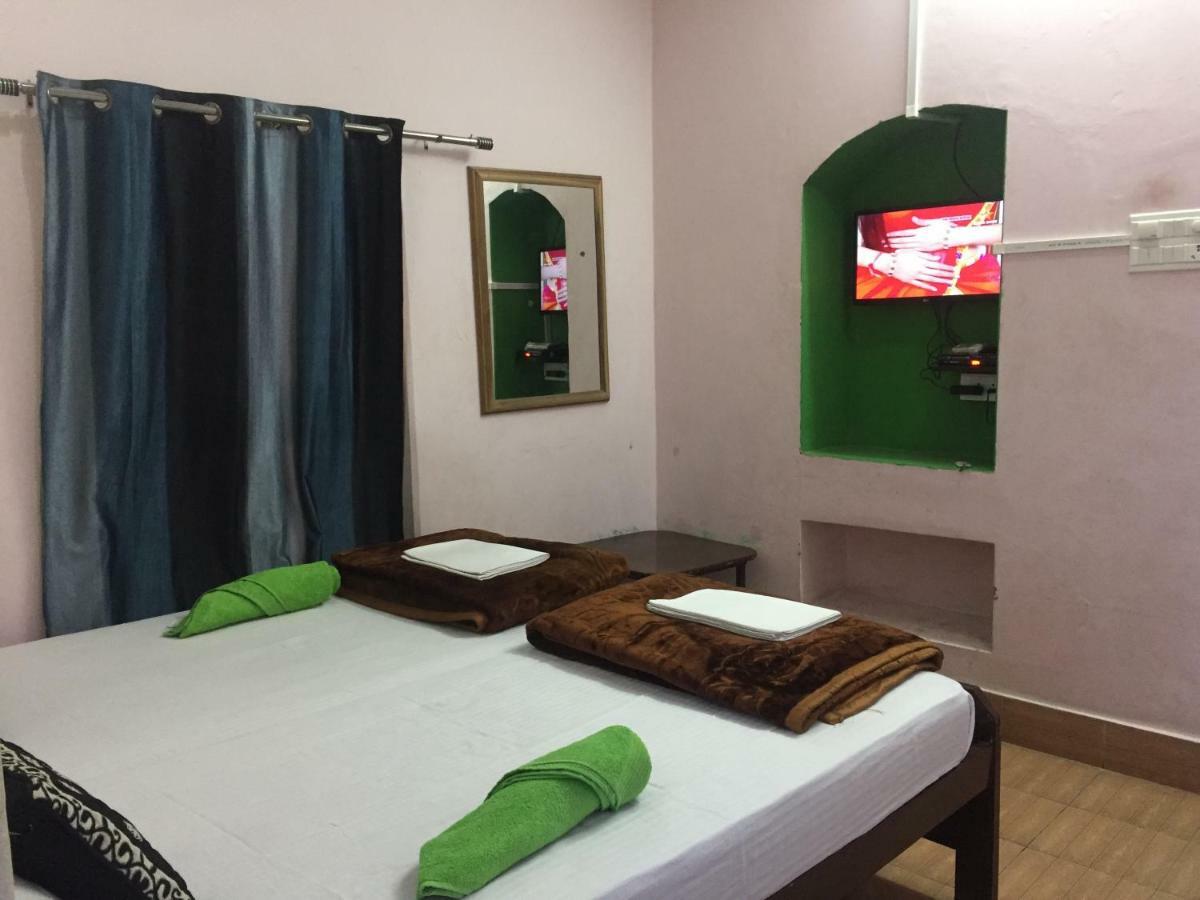 Baba 2* Varanasi