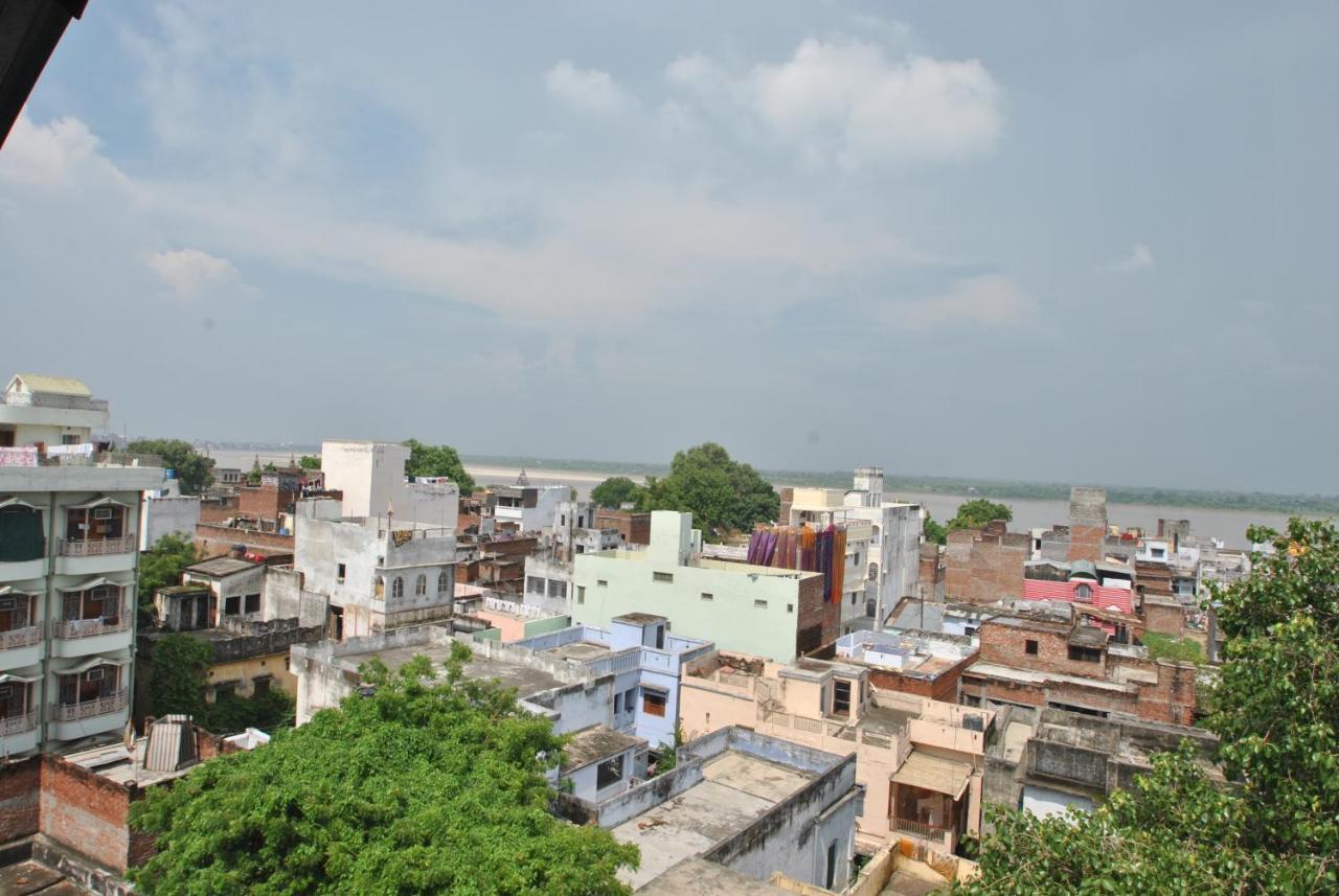 Hotel Heritage At Assi Ghat 3*