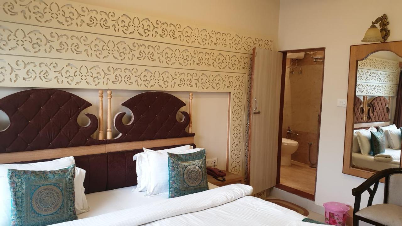 Hotel Temple On Ganges 3*